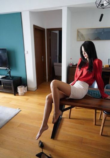 欧美高清黑白女生头像_HD日韩免费观看