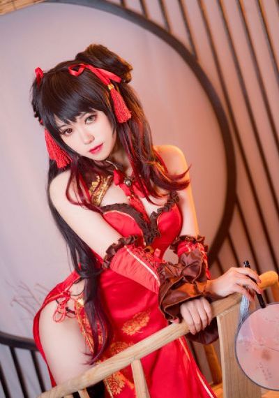欧美黑白美少女_神马影院手机在线观看