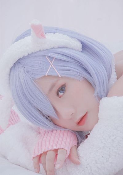 黑白女生头像欧美_HD电影在线看