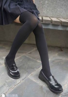 欧美简约海报手绘_DVD电影在线观看