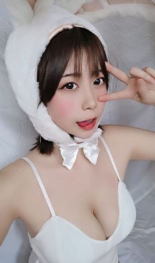 欧美色图丝袜制服_720日韩电影在线