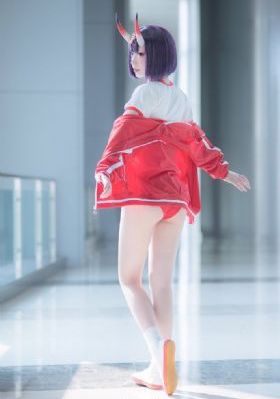 欧美超模全身照_高清免费电视剧