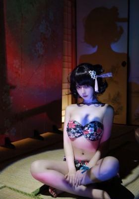 欧美个性头像黑白女生_超清完整版观看